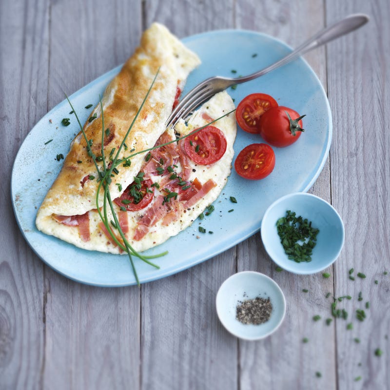 Herzhaftes Frühstücksomelett mit Rohschinken