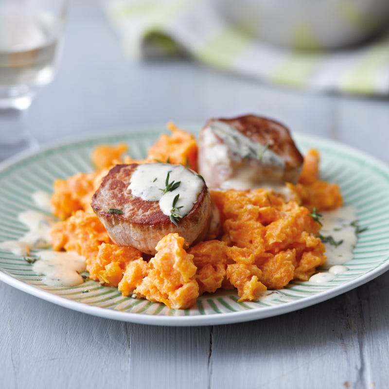 Schweinsmedaillons auf Karottenstampf