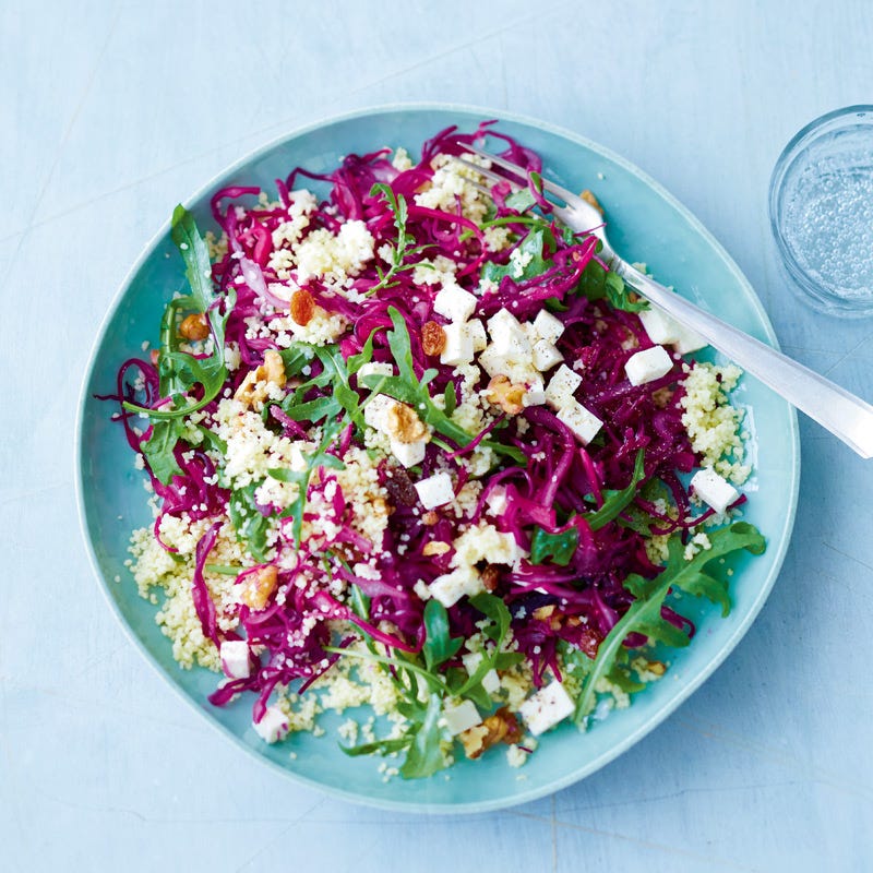 Photo de Salade de chou rouge tiède, couscous, feta et noix prise par WW