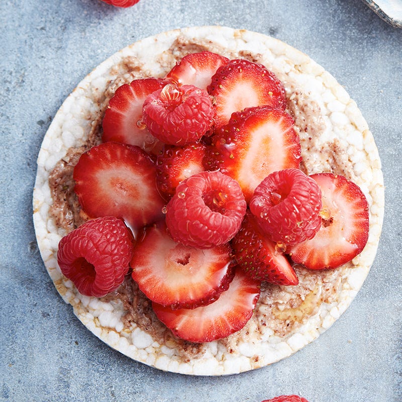 Nut butter, berry and honey rice cake