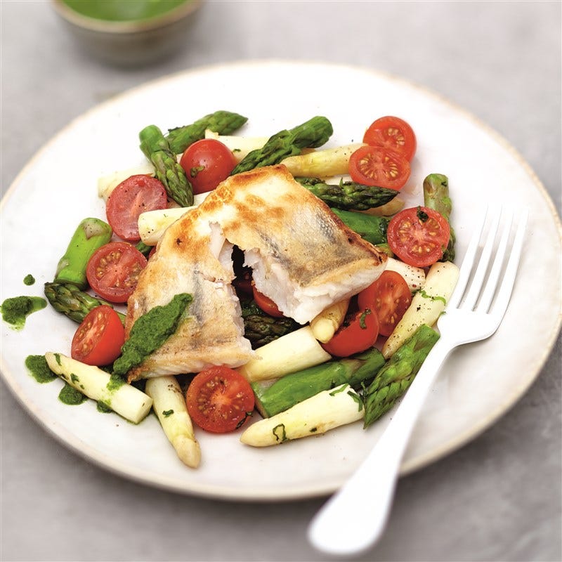 Snoekbaarsfilet met asperges en salsa verde