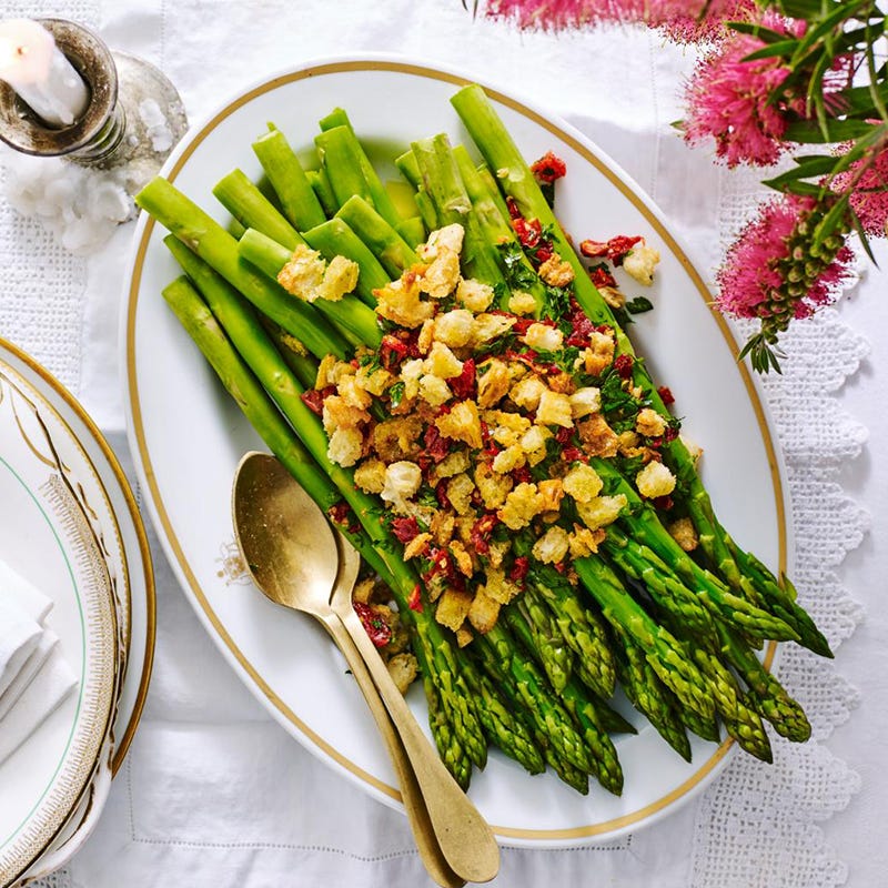 Photo of Braised asparagus with crunchy crumbs by WW