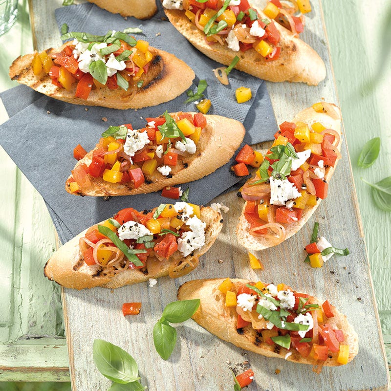 Peperoni-Bruschetta mit Feta / Paprika-Bruschetta mit Schafskäse