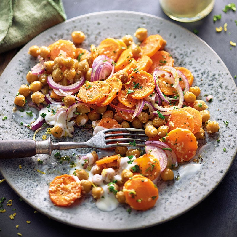 Ofenkarotten mit gerösteten Kichererbsen