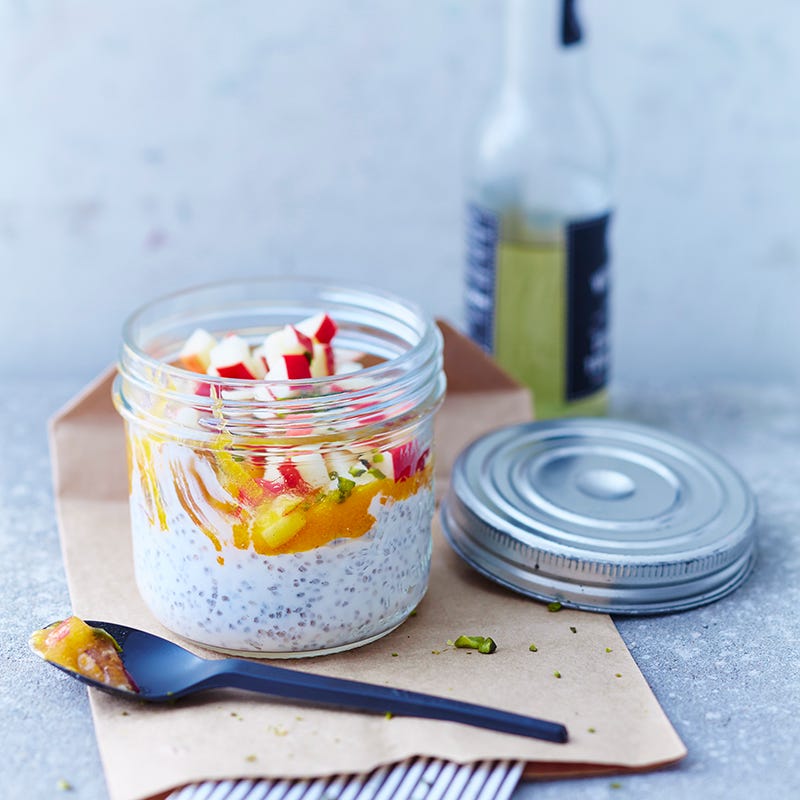 Chiazaadpudding met appel en kaki