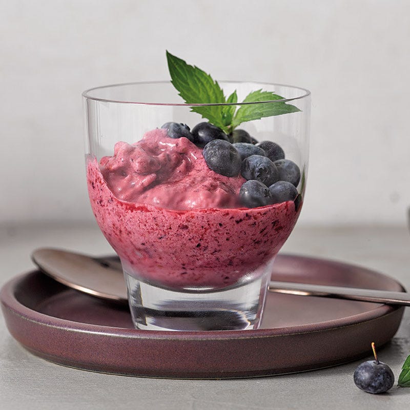 Frozen-Yoghurt-Sorbet mit Beeren