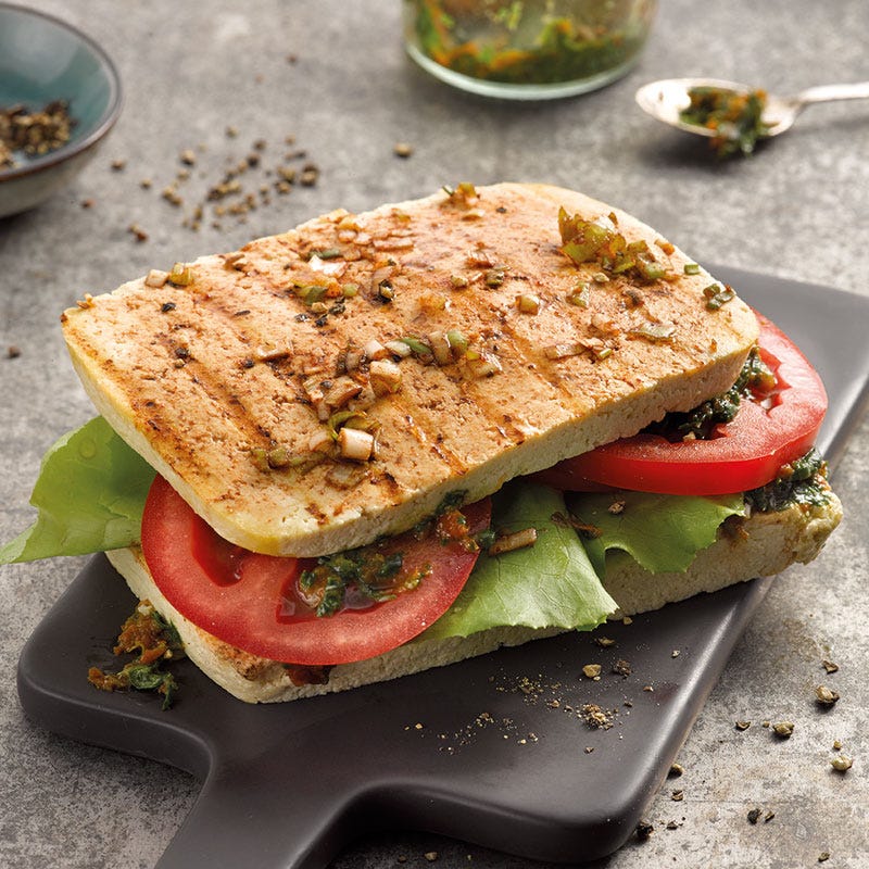 Tofusandwich mit Tomaten-Kräuter-Pesto