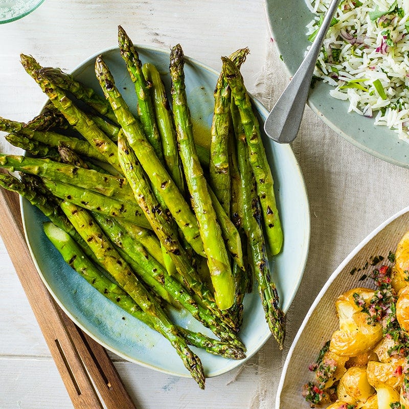 Grilled asparagus with lemon vinaigrette