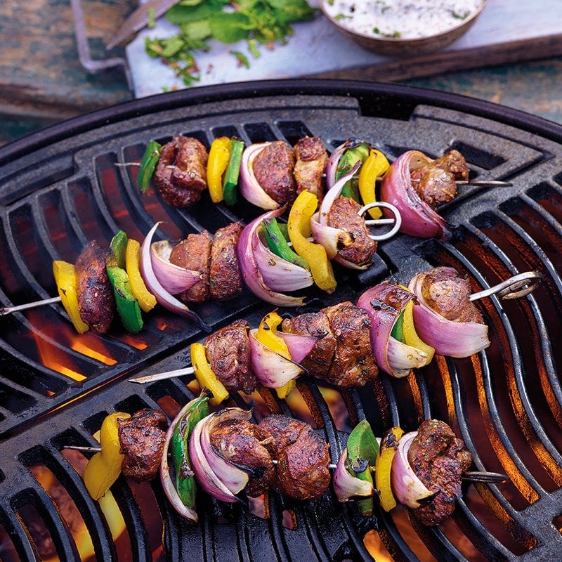 Beef and vegetable kebabs with mint yoghurt