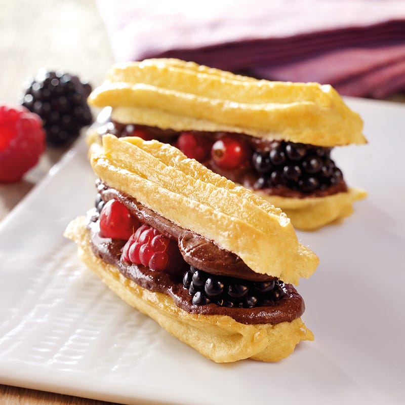 Waldfruchtéclairs mit Chocolate Mousse