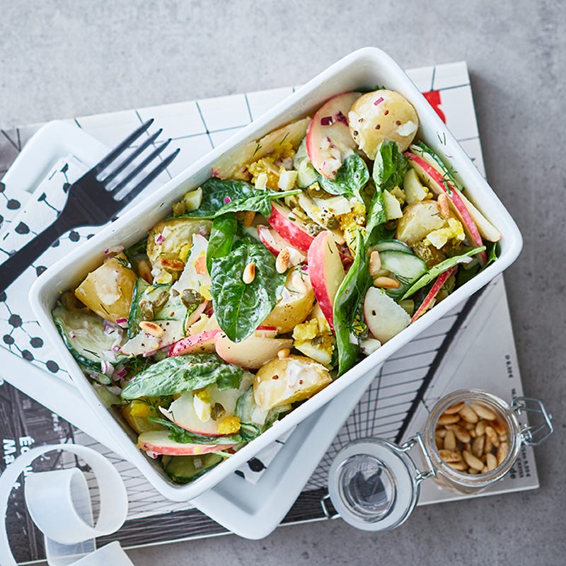 Kartoffelsalat mit Apfel und Gurke