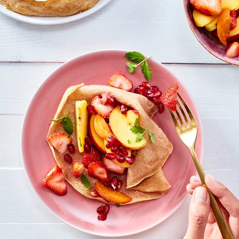 Dinkel-Crêpe mit Obstsalat
