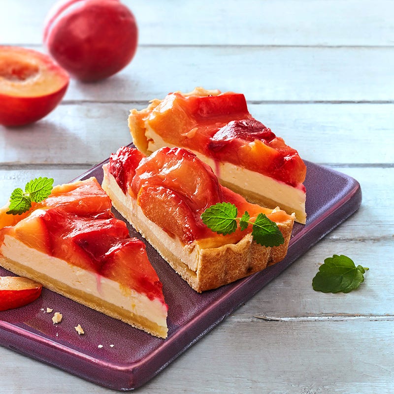 Käsetorte mit Pflaumenkompott