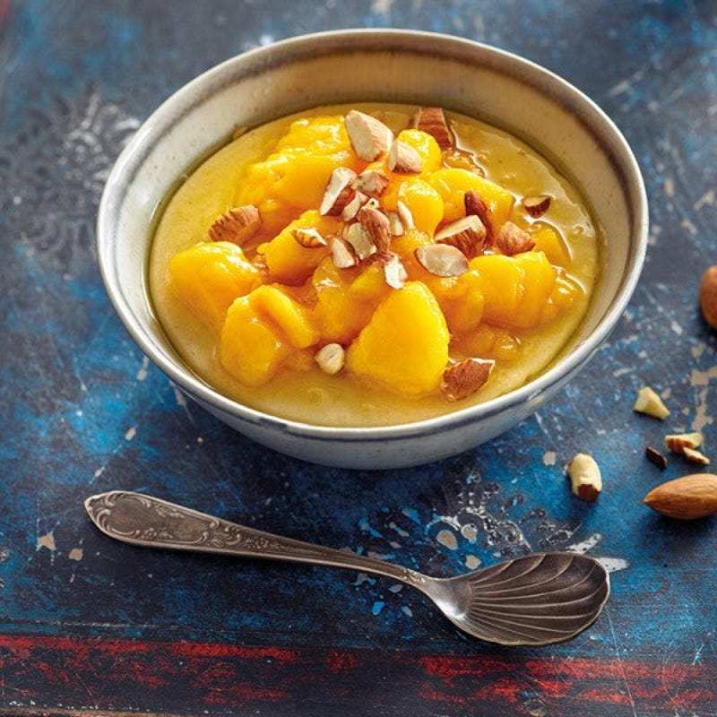 Mandelgrießbrei mit Mangokompott