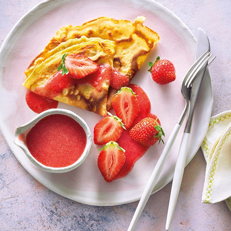 Crêpes mit Erdbeersauce